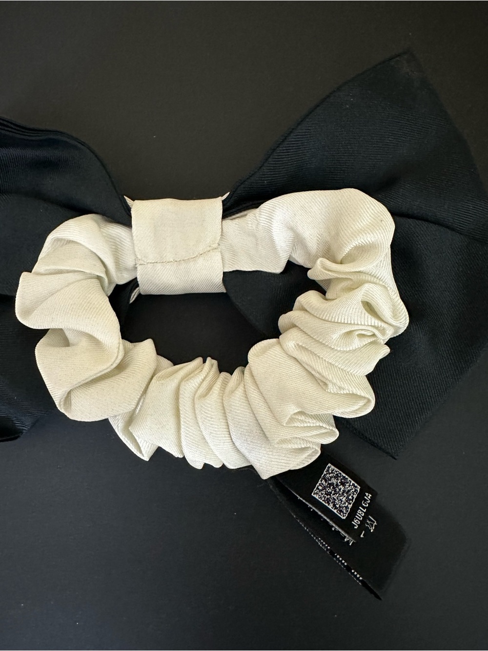 CHANEL Black & Ivory Two-Tone Bow Scrunchie - Picture 11 of 16